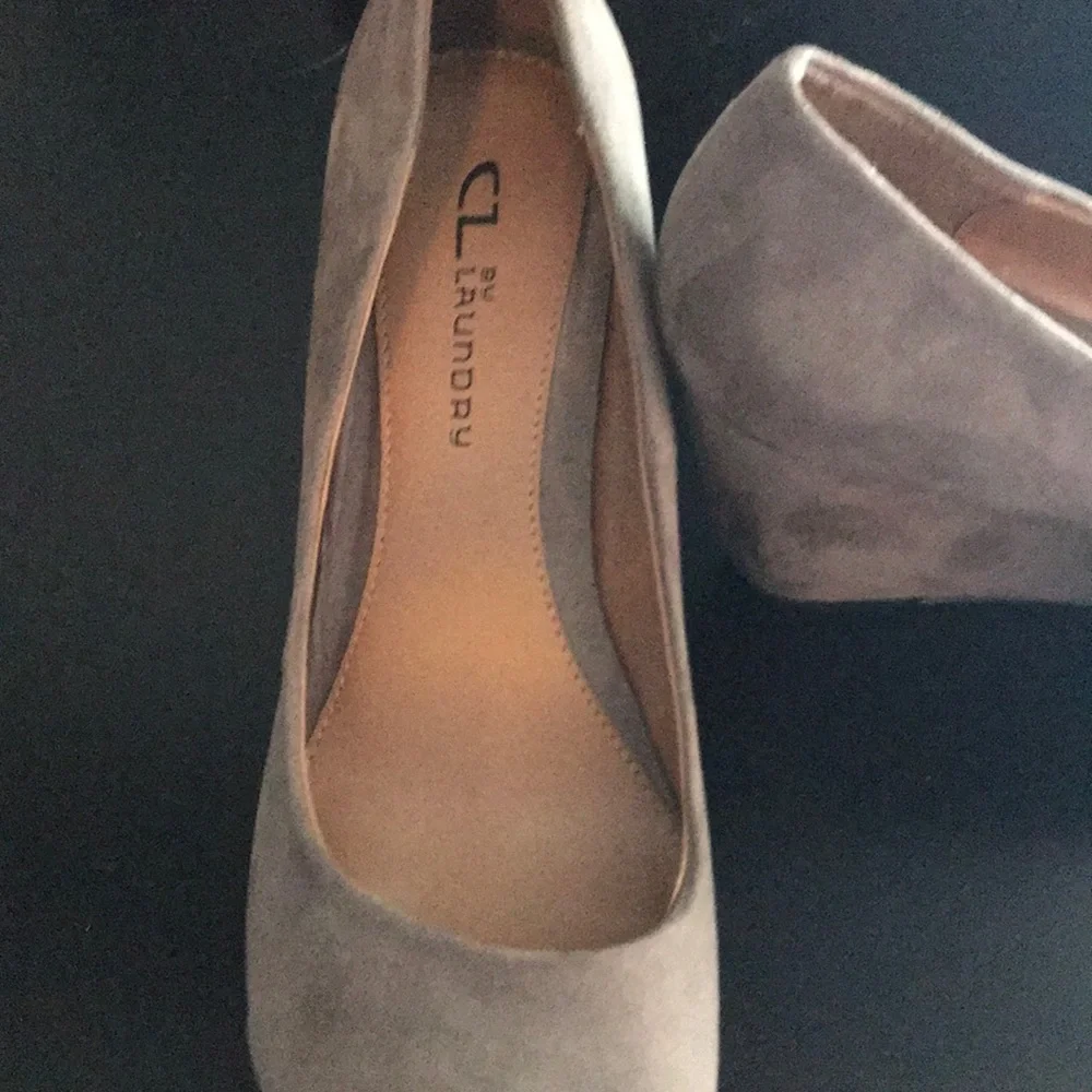 Chinese Laundry taupe suede wedge.